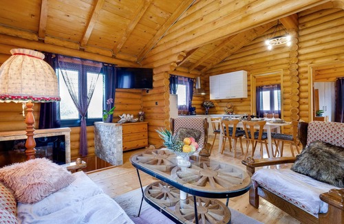 Petrinja House | Awesome home in Petrinja with sauna