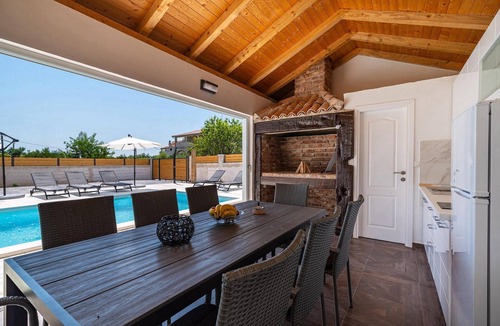 Polaca House | Awesome home in Polaca