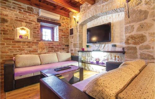 Kosinozici House | Awesome Home In Porec