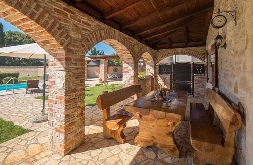 Kosinozici House | Awesome home in Porec