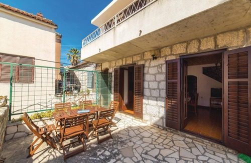 Rogoznica House | Awesome home in Rogoznica with WiFi