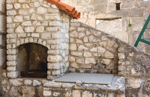 Rogoznica House | Awesome home in Rogoznica with WiFi