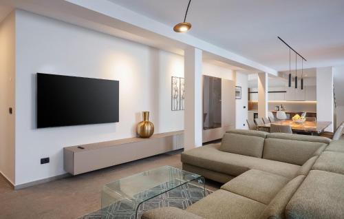 Dajla House | Awesome Home In Salvela With Sauna