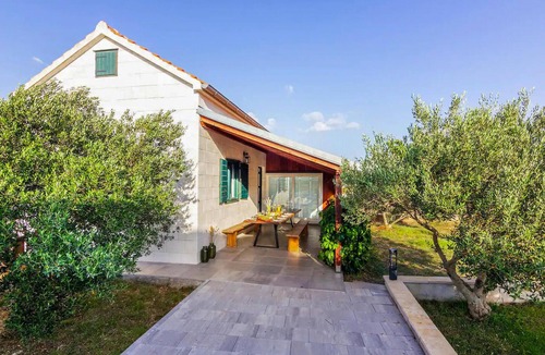 Bila Vlaka House | Awesome home in Stankovci