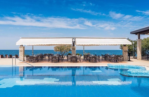 Monterol House | Awesome home in Umag with swimming pool