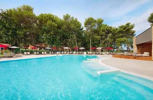 Monterol House | Awesome home in Umag with swimming pool