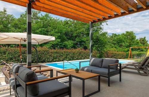 Lasici House | Awesome home in Vizinada