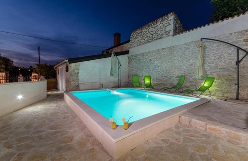 Crno House | Awesome Home In Zadar With 3 Bedrooms, Wifi And Sauna