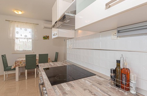 Dvornica House | Awesome home in Zatoglav