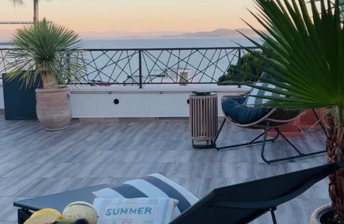 Businci Apartment | Azure Pine Residence Private Rooftop Terrace & Jacuzzi