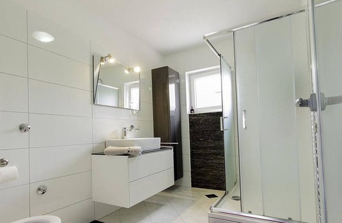 Klenovica Apartment | B&W Apartment Ćosić, shared outdoor pool, sea view, parking, great for families