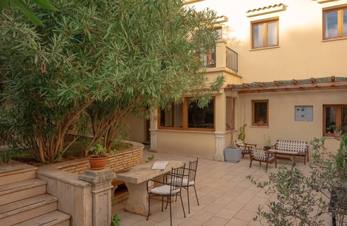 Gregovica House | Bamboo Garden Oasis with Pool