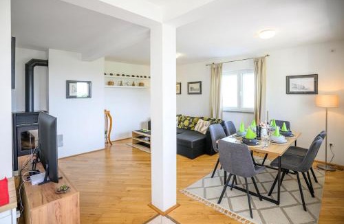 Bartici Apartment | Barba Ive - Sea View Apartment near Sveta Marina