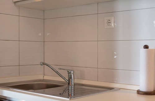 Businci House | "Barbara" mit Blick auf das Wasser by Interhome
