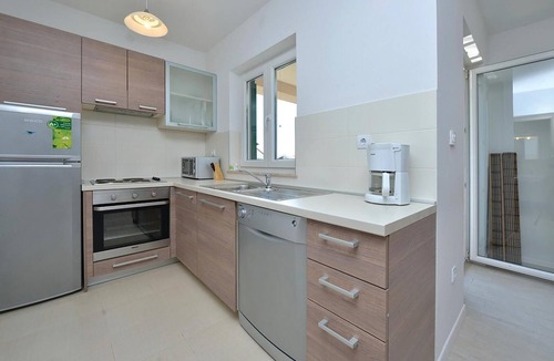 Privlaka Apartment | Beach front apartment in Privlaka with WiFi