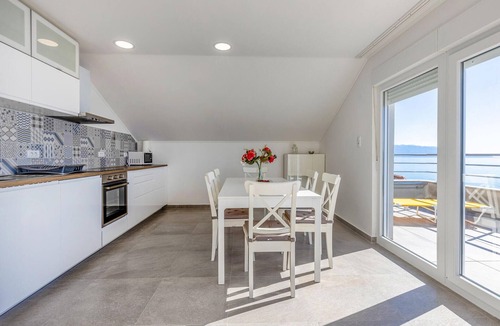 Povile Apartment | Beach front apartment in Povile with WiFi
