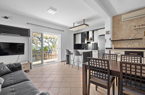 Dvornica House | Beach front home in Kalebova Luka