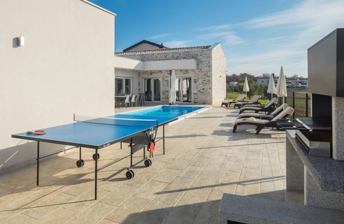 Babici House | Beach front home in Babici