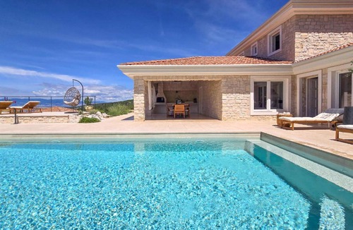 Jadranovo House | Beach Front Home In Jadranovo
