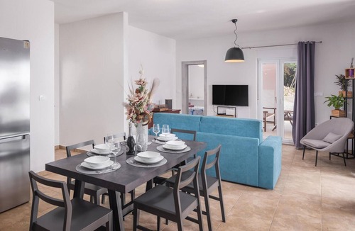 Viskovici House | Beach front home in Koromacno