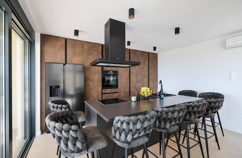 Maslenica House | Beach front home in Maslenica