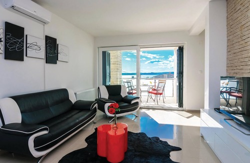 Novigrad House | Beach front home in Novigrad with sauna