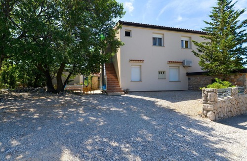 Starigrad Apartment | Beach front apartment in Starigrad Paklenica