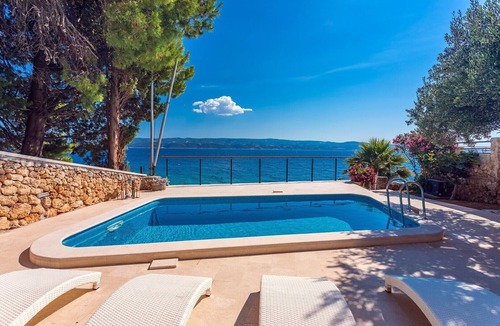 Tice Villa | Beachfront Casa Ahoi with 2 bedrooms, heated pool, Villa with amazing sea views