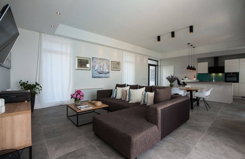 Sutivan Villa | Beachfront Villa Endora with Pool