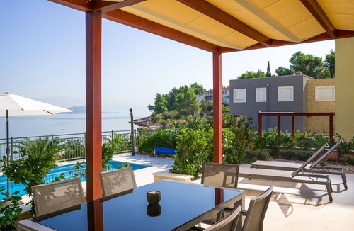 Slatine Villa | Beachfront Villa Lemonade with Pool II