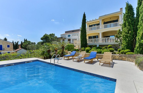 Kukljica Villa | Beachfront Villa Mediterranea with pool and sea view