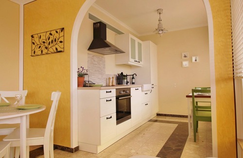 Kastel Stari Apartment | Beachside Apartment/Big Balcony/Parking/Near Split