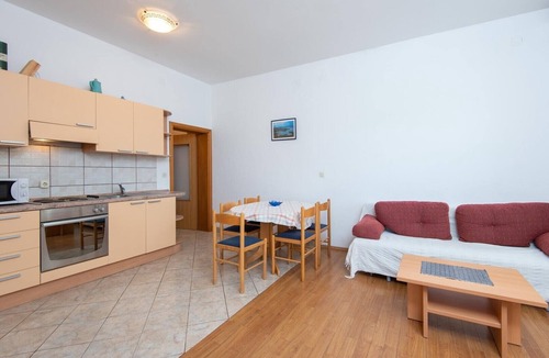Loviste Apartment | Beautiful 2-Bedroom Apartment Nera in Lovište on Pelješac peninsula