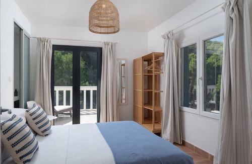 Brusje Villa | Beautiful and private beach villa with heated infinity pool close to Hvar town