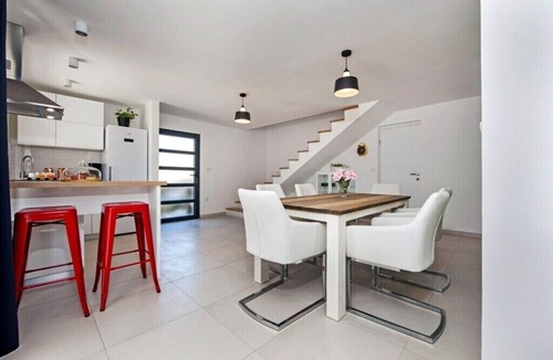 Petehi House | Beautiful and relaxing house in quiet village with heated pool