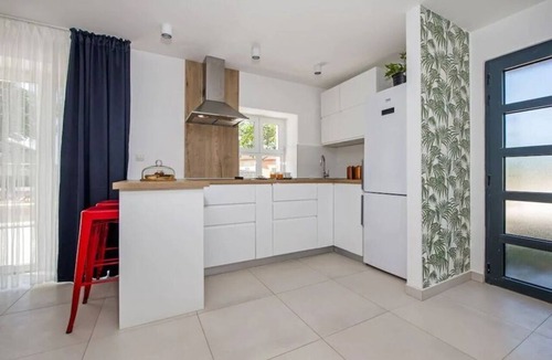 Petehi House | Beautiful and relaxing house in quiet village with heated pool
