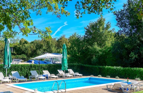Sveti Vid Dobrinjski Apartment | Beautiful apartment for 4 guests with A/C, pool, WIFI, TV, patio and pets allowed