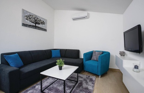 Kastel Gomilica Apartment | Beautiful apartment in Kastel Gomilica with WiFi