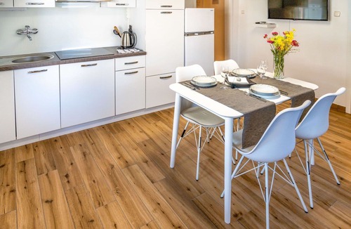 Postojna Apartment | Beautiful apartment for 3 people with WIFI, TV and terrace