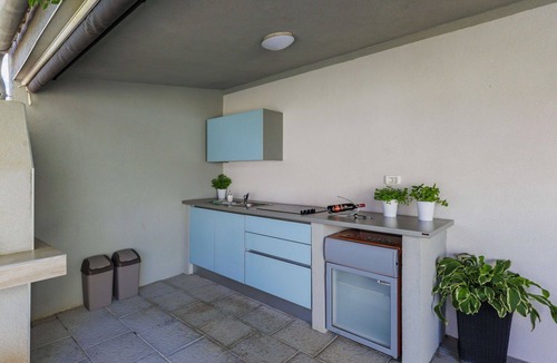 Loborika Apartment | Beautiful apartment for 6 people with private pool, WIFI, A/C, TV, terrace and pets allowed