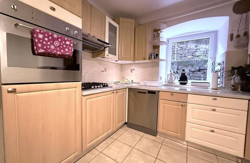 Volosko Apartment | Beautiful apartment for 4 people with A/C, WIFI, TV, patio and pets allowed