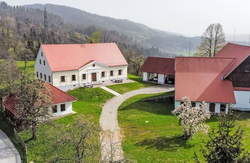 Pohorje Apartment | Beautiful apartment for 8 guests with WIFI, pool and TV