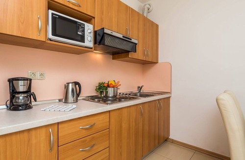 Rab Town Apartment | Beautiful apartment for 4 guests with A/C, WIFI, pool, TV and patio