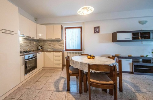Icici Apartment | Beautiful apartment for 2 guests with A/C, WIFI, TV, terrace and pets allowed
