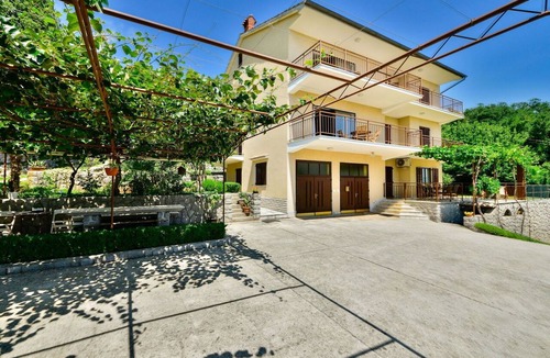 Icici Apartment | Beautiful apartment for 2 guests with A/C, WIFI, TV, terrace and pets allowed