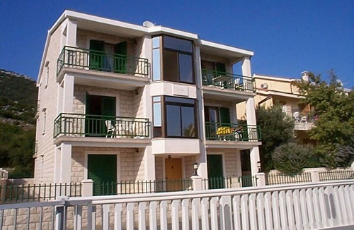 Stankovici Apartment | Beautiful apartment for 4 guests with pool, A/C, WIFI, terrace, pets allowed and panoramic view