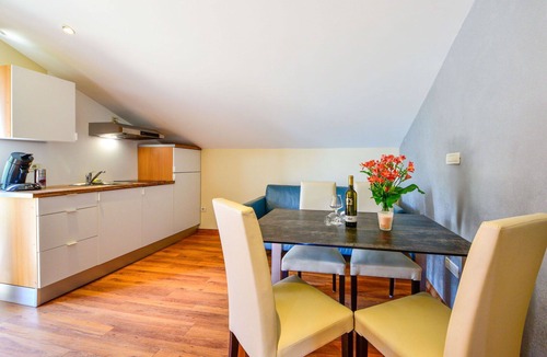Sarsoni Apartment | Beautiful apartment for 4 people with A/C, pool, WIFI, TV, patio and panoramic view