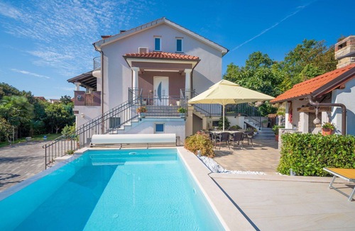 Sarsoni Apartment | Beautiful apartment for 4 people with A/C, pool, WIFI, TV, patio and panoramic view