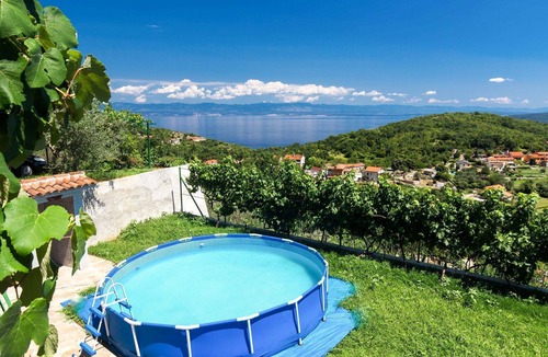 Golovik Apartment | Beautiful apartment for 5 guests with private pool, A/C, WIFI, TV and terrace