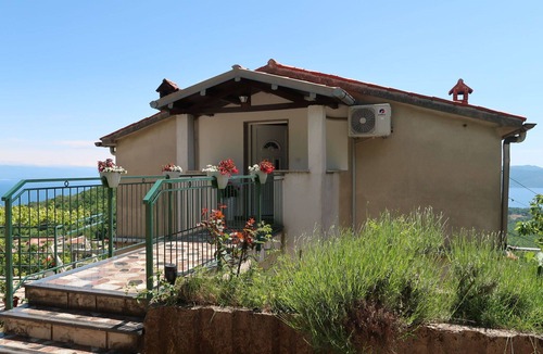 Golovik Apartment | Beautiful apartment for 5 guests with private pool, A/C, WIFI, TV and terrace